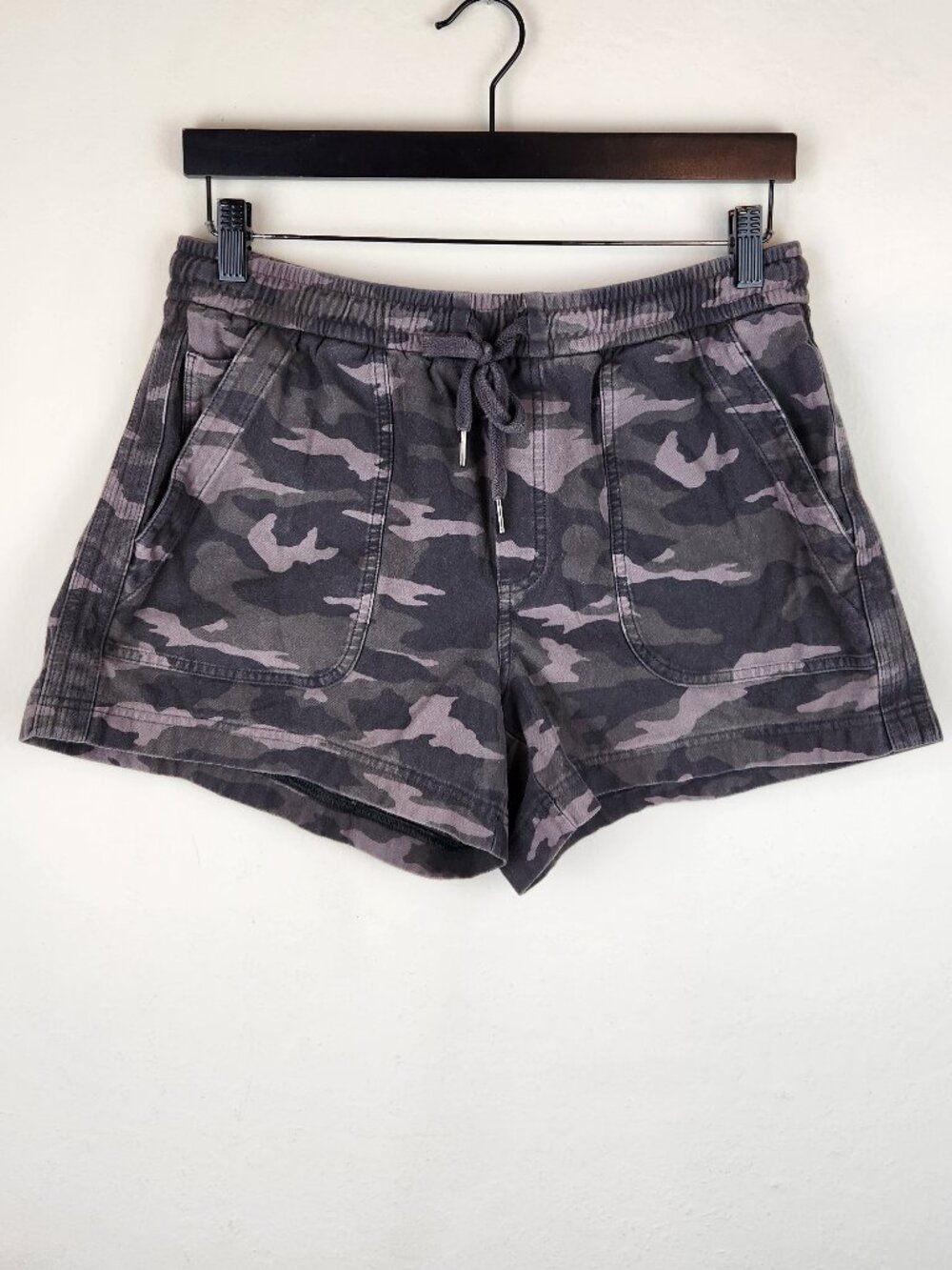 Athleta Camo Farallon Short Casual Elastic Waist sz 12